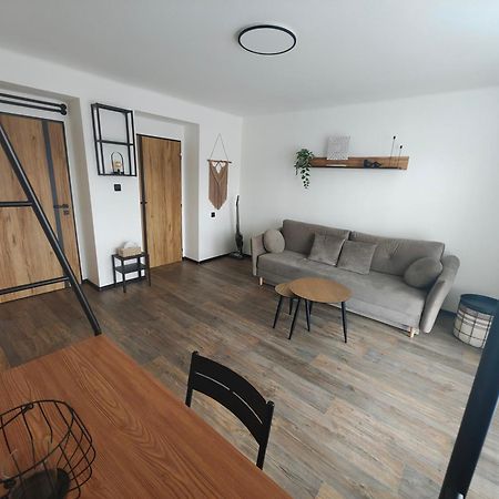 Apartman Opava S Parkovanim Екстериор снимка